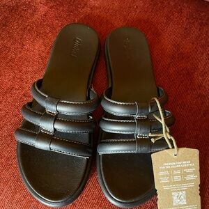 OluKai Women's Sandals - black